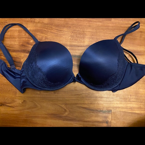 4 34D Victoria Secret bras! Great condition! - Picture 4 of 5